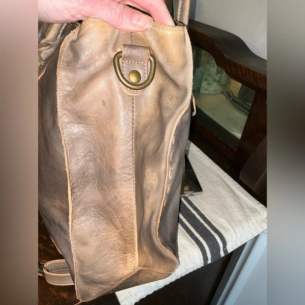 NWOT Bed Stu Leather Rockaway Shoulder Bag Crossbody Tote Taupe Driftwood $345 - Picture 5 of 13